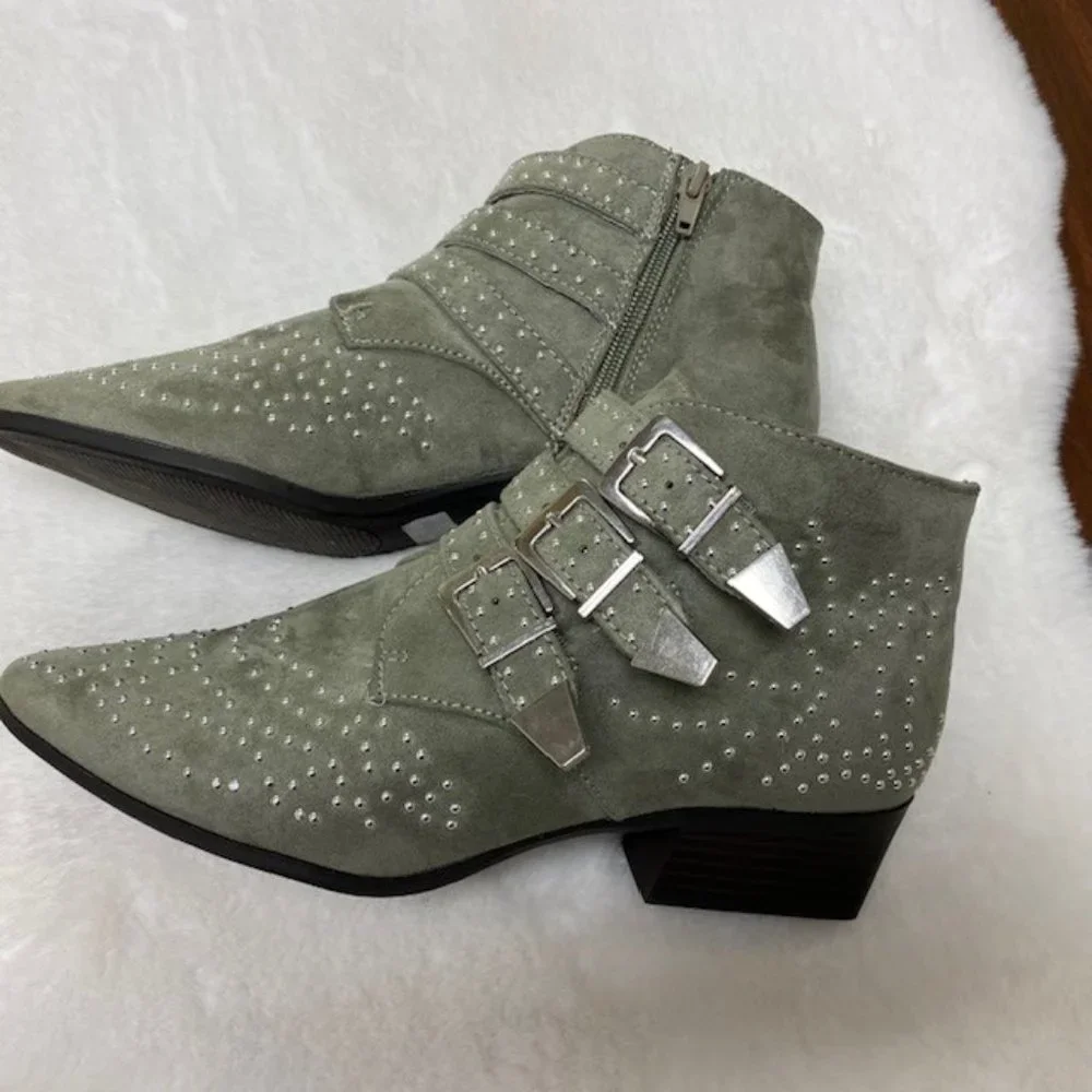 Qupid Olive Muni Studded Ankle Bootie, size‎ 7